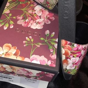 Gucci Blossoms Slides